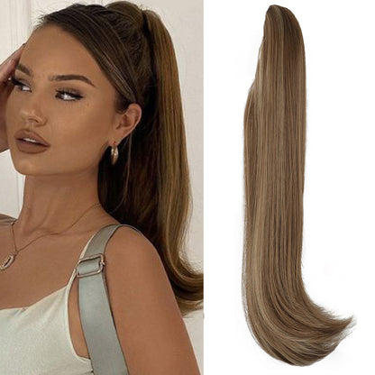 High-temperature synthetic hair female long hair slightly curled short curly hair with clips in the ponytail naturally held in the palm of the hand with fluffy curls