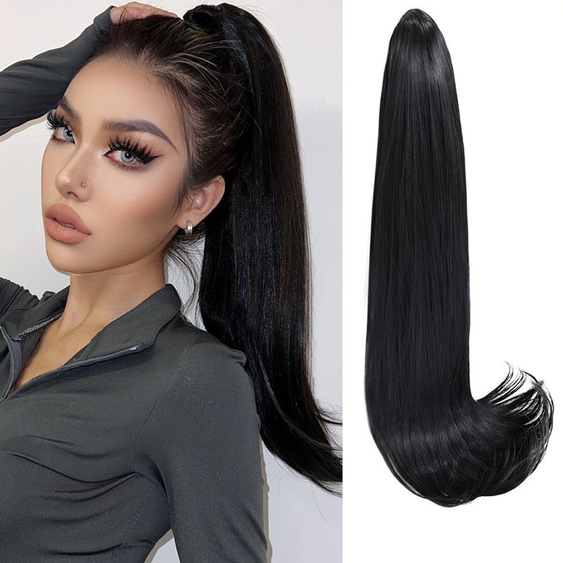 High-temperature synthetic hair female long hair slightly curled short curly hair with clips in the ponytail naturally held in the palm of the hand with fluffy curls